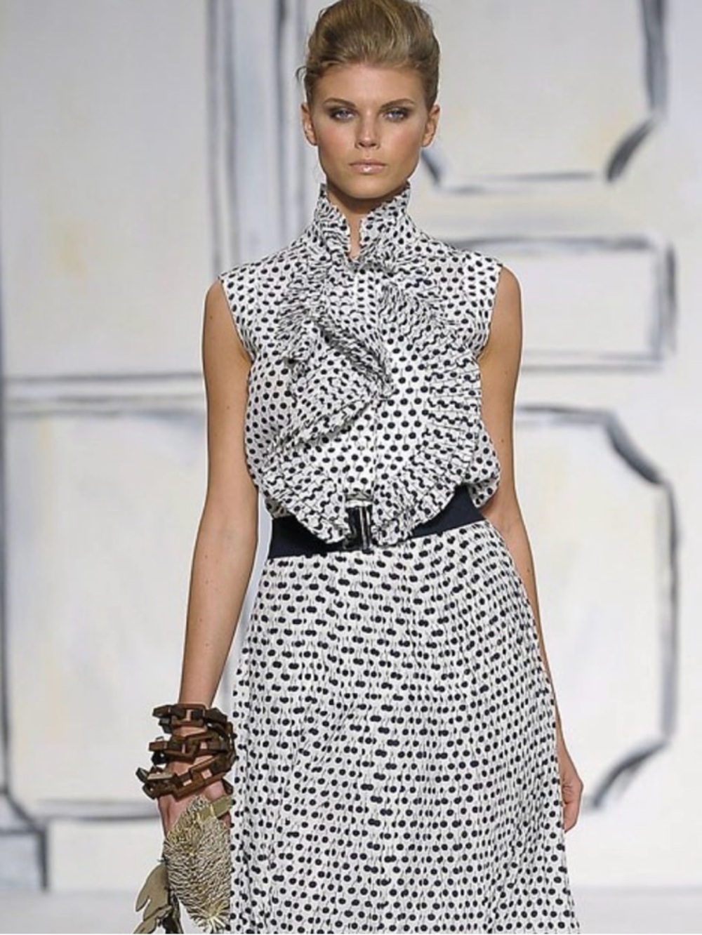 Oscar de la Renta Runway Spring 2009 White and Blue Cherry Ruffle Neck Blouse